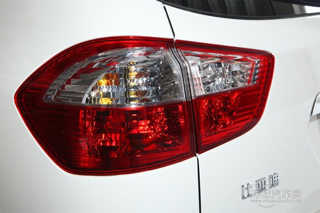 2013款 白金版 2.4L 手動豪華型