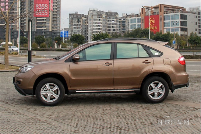 2013款 白金版 2.4L 手動尊貴型