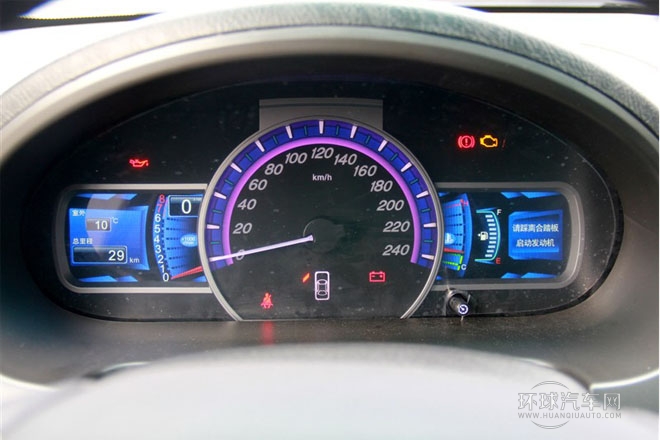 2013款 白金版 2.4L 手動尊貴型