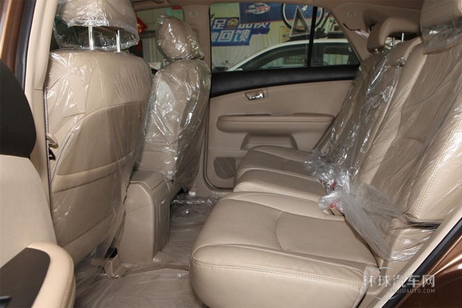 2013款 白金版 2.4L 手動尊貴型