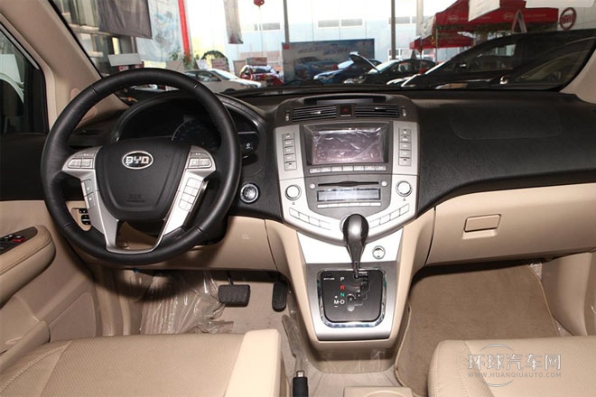 2013款 白金版 2.4L 自動精英型