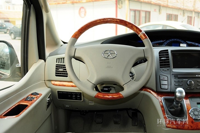 2013款 2.0T 汽油手動公務版