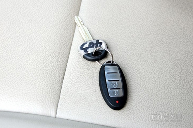 2013款 2.0T 汽油手動公務版