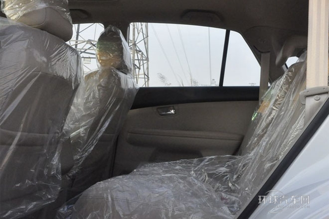 2013款 白金版 2.4L 自動(dòng)尊享型