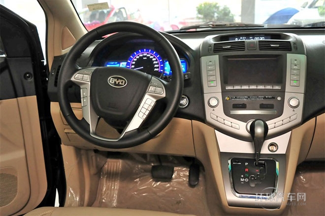 2013款 白金版 2.4L 自動尊榮型