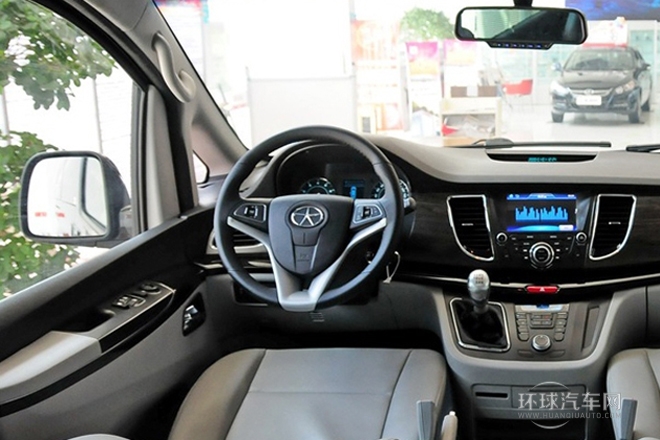 2013款 2.0T 汽油手動商務版