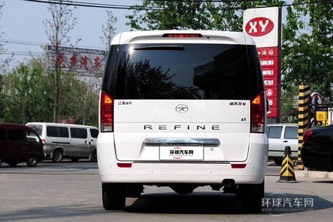 2013款 2.0T 汽油自動公務版