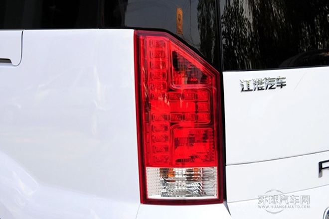 2013款 2.0T 汽油自動公務版