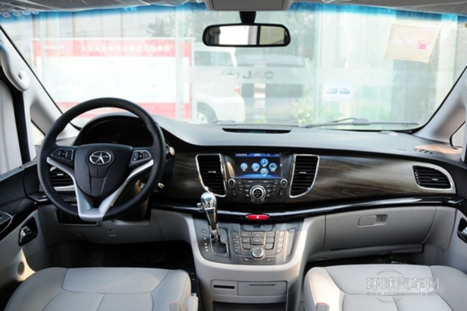 2013款 2.0T 汽油自動公務版