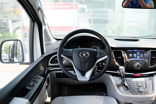 2013款 2.0T 汽油自動公務版