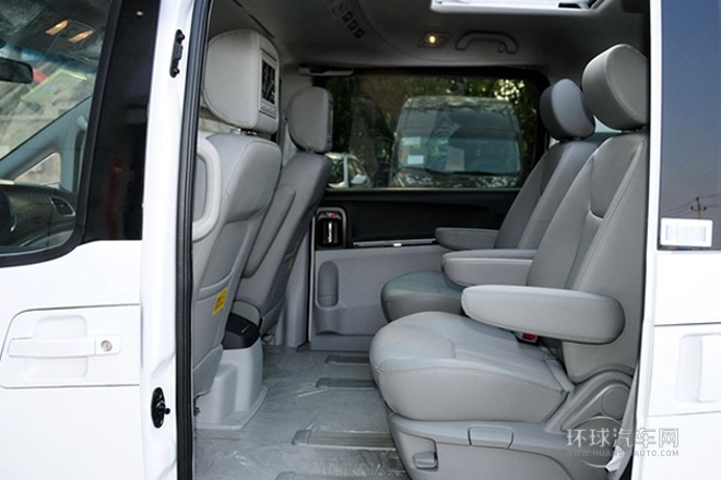 2013款 2.0T 汽油自動公務版