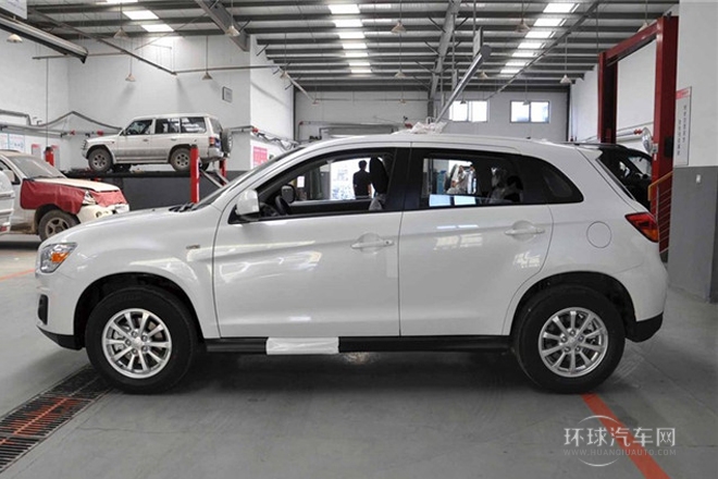 2013款 1.6L 手動兩驅標準版