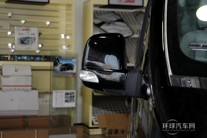 2013款 2.0T 汽油自動商務版