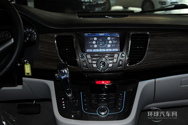 2013款 2.0T 汽油自動商務版