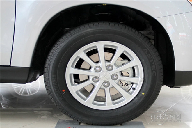 2013款 2.0L 自動兩驅豪華版