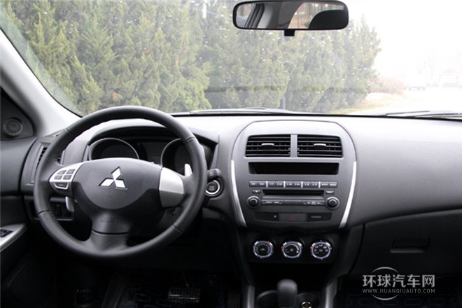 2013款 2.0L 自動兩驅豪華版