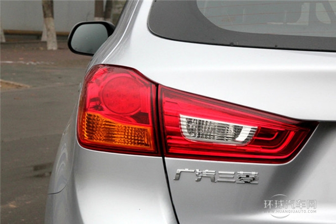 2013款 2.0L 自動兩驅豪華版