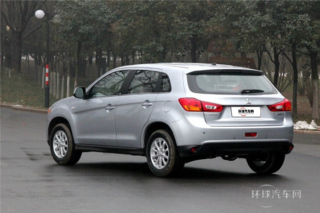 2013款 2.0L 自動兩驅豪華版