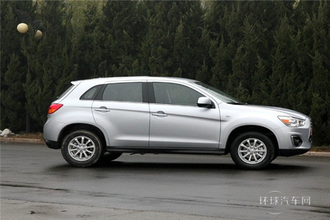 2013款 2.0L 自動兩驅豪華版