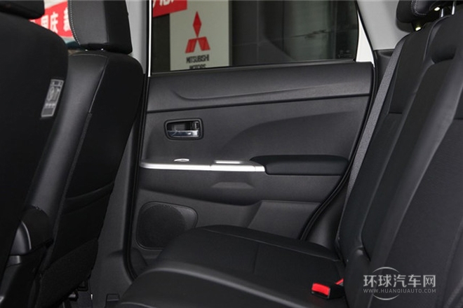 2013款 2.0L 自動四驅尊貴版