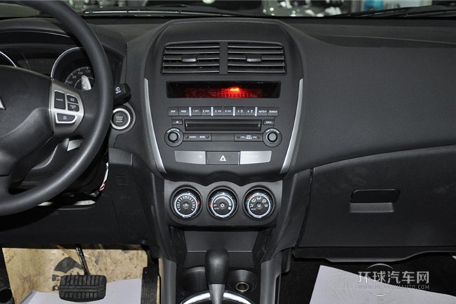 2013款 2.0L 自動四驅尊貴版