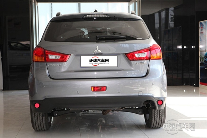 2013款 2.0L 自動四驅尊貴版