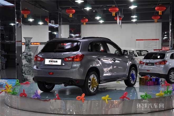 2013款 2.0L 自動四驅尊貴版