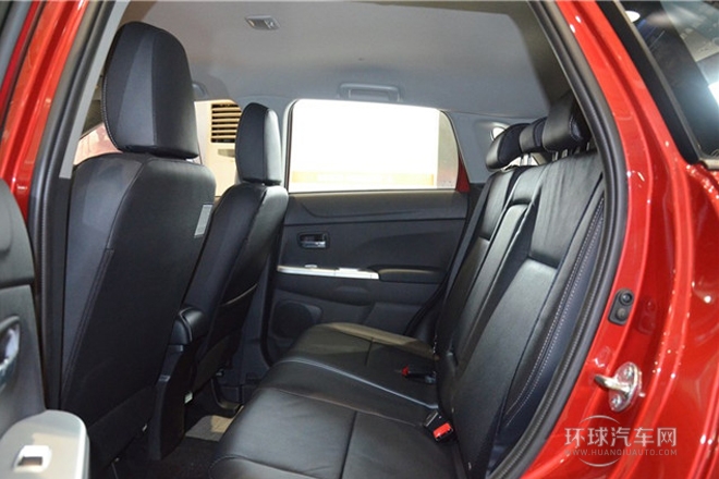 2013款 2.0L 自動四驅旗艦版