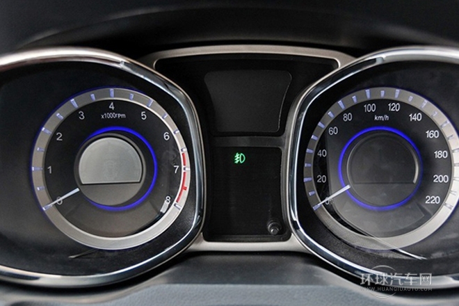 2013款 2.0L 手動尊貴版