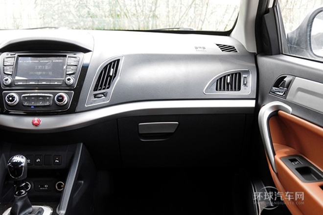 2013款 2.0L 手動尊貴版