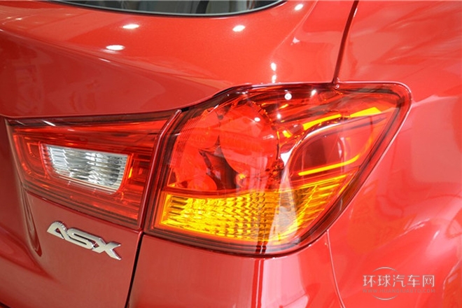 2013款 2.0L 自動四驅旗艦版