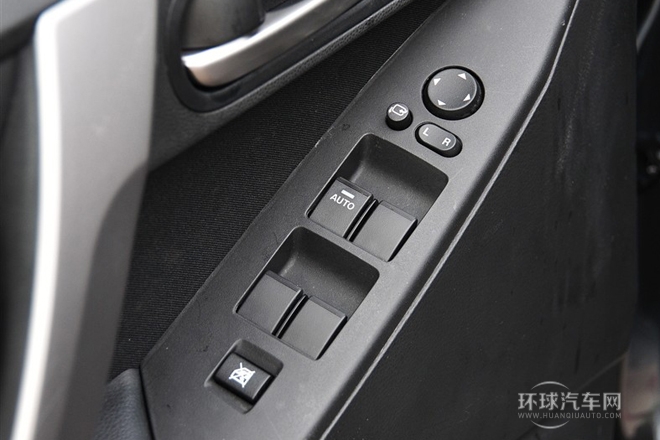 2011款 三廂 2.0L 手動運動型