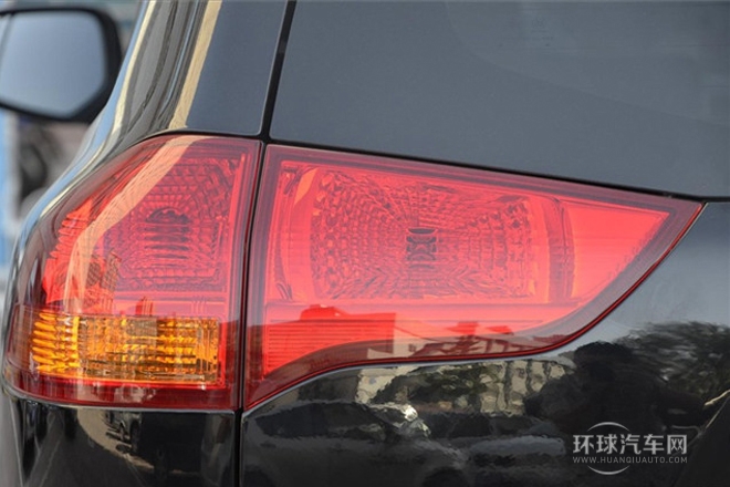 2014款 3.0L 自動四驅行政版