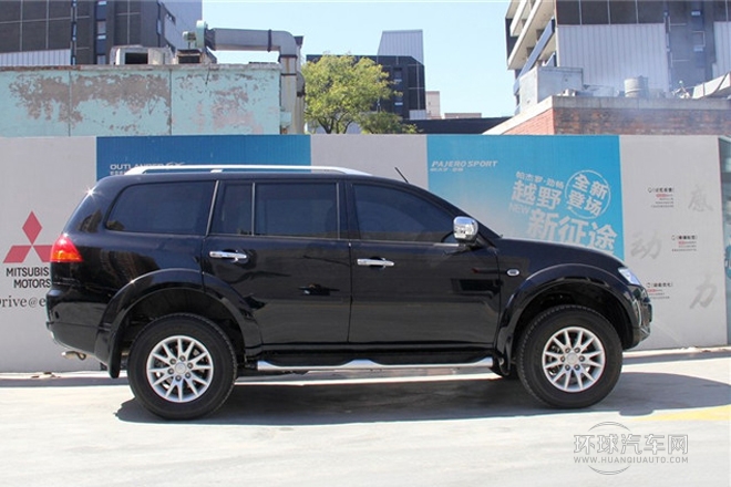 2014款 3.0L 自動四驅(qū)行政版