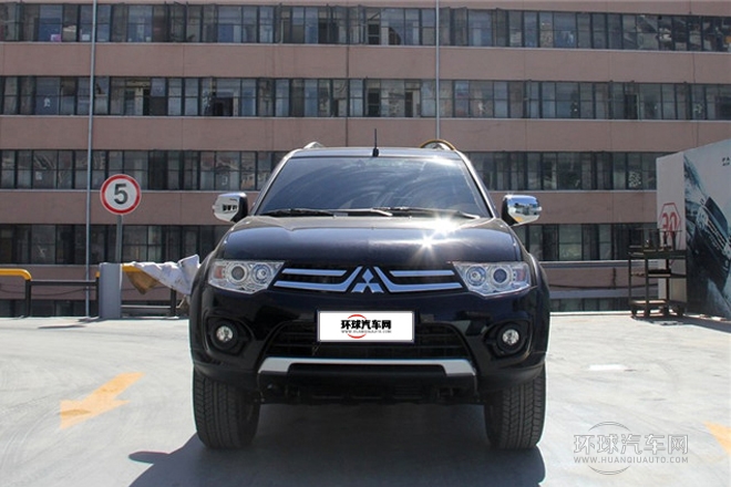 2014款 3.0L 自動四驅(qū)行政版