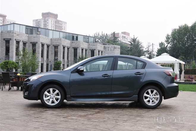 2011款 三廂 2.0L 手動運動型