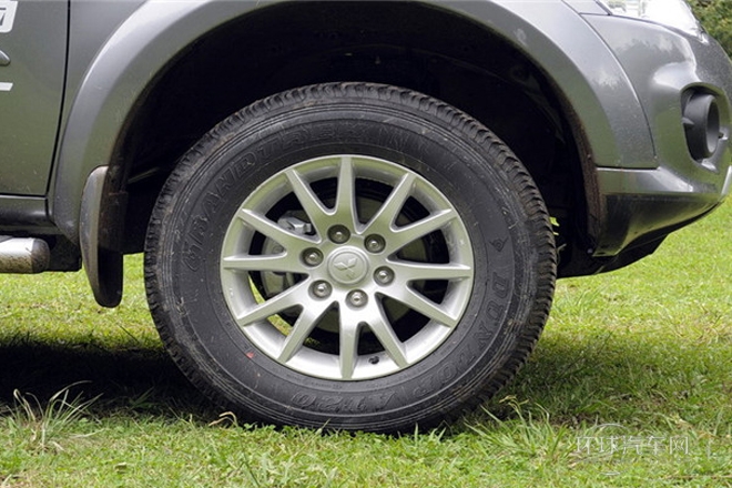 2013款 2.4L 手動兩驅舒適版