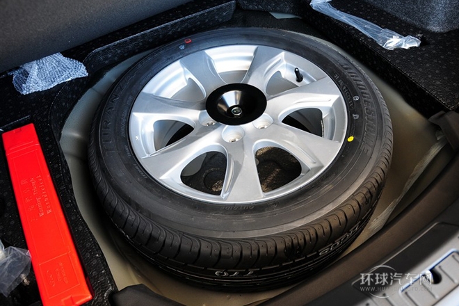 2011款 三廂 2.0L 自動豪華型