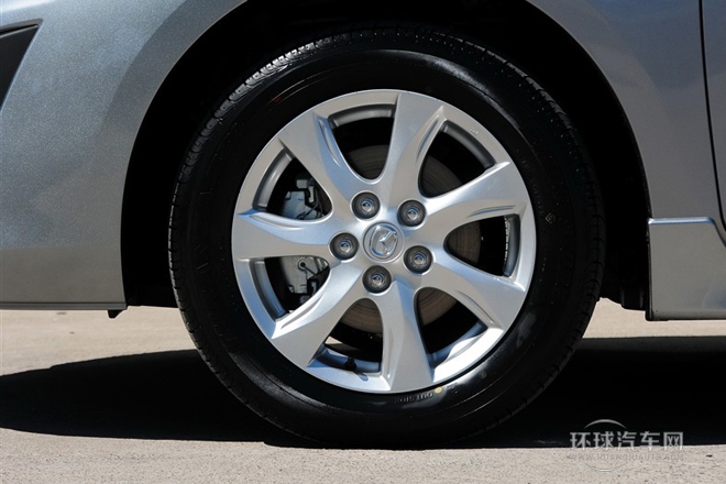 2011款 三廂 2.0L 自動豪華型