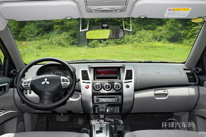 2013款 2.4L 手動兩驅(qū)舒適版