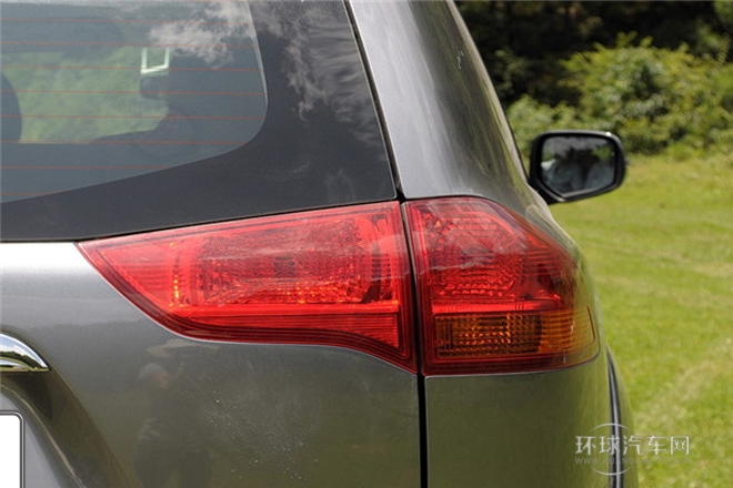 2013款 2.4L 手動兩驅舒適版