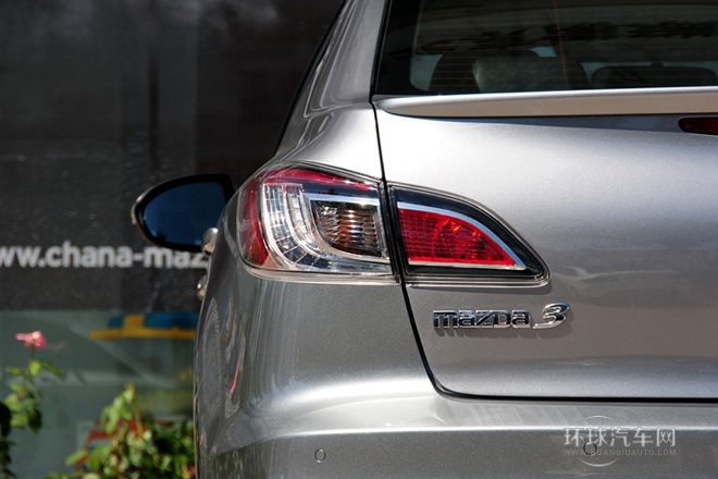 2011款 三廂 2.0L 自動(dòng)豪華型