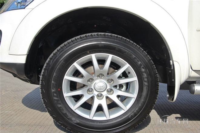 2013款 3.0L 自動兩驅豪華版