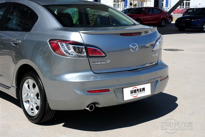 2011款 三廂 2.0L 自動豪華型