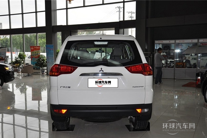 2013款 3.0L 自動兩驅豪華版