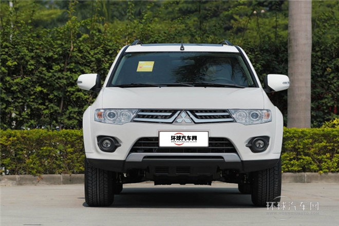 2013款 3.0L 自動兩驅豪華版