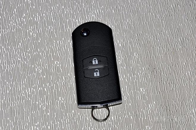 2012款 兩廂 1.6L 手動(dòng)舒適型