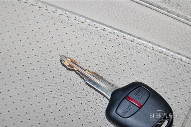 2013款 3.0L 自動四驅旗艦版