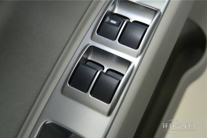 2013款 3.0L 自動四驅旗艦版