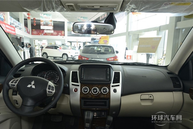 2013款 3.0L 自動四驅旗艦版